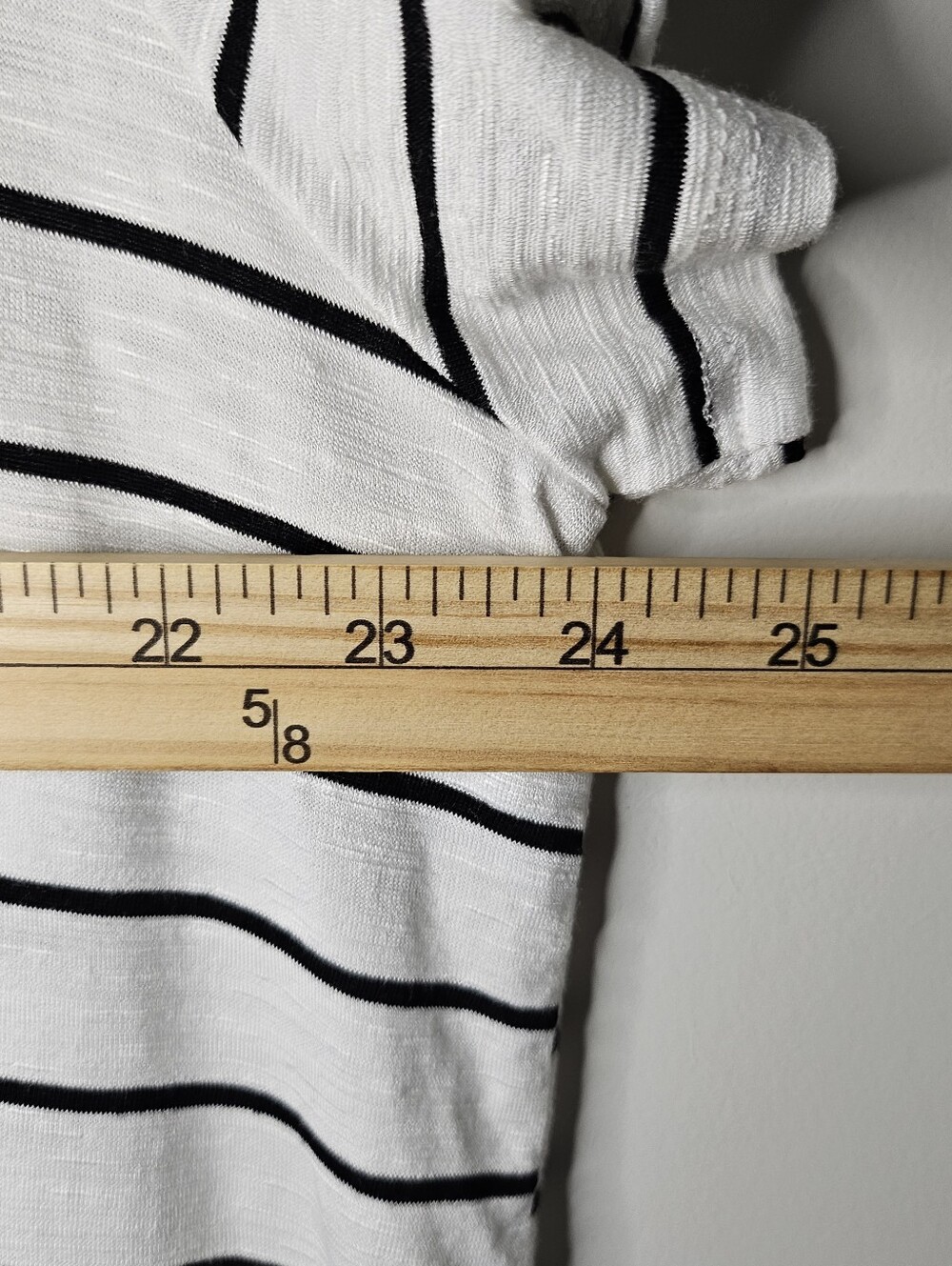 Green Envelope XL Striped V Neck Tee White Black Short Sleeve Soft Stretch Top - Picture 9 of 10